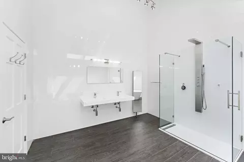 Bath - 1341 Kirby Rd, Mclean, VA 22101 photo 7 of 14