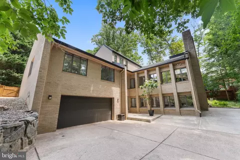 Exterior - 1341 Kirby Rd, Mclean, VA 22101 photo 15 of 21