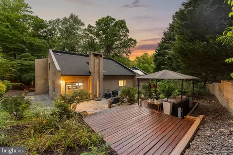 Exterior - 1341 Kirby Rd, Mclean, VA 22101 photo 10 of 21
