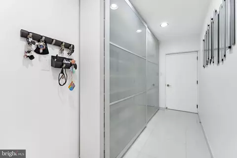 Entry Way - 1341 Kirby Rd, Mclean, VA 22101 photo 3 of 10