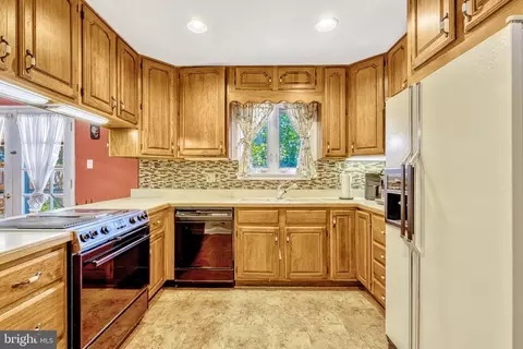 7704 Elgar St, Springfield, VA 22151 photo 7