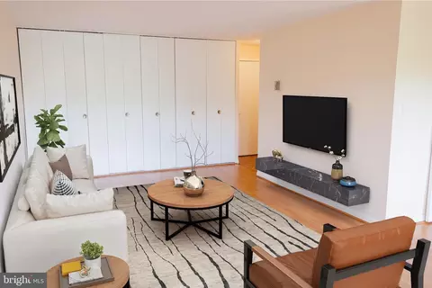 3101 S Manchester St #504, Falls Church, VA 22044