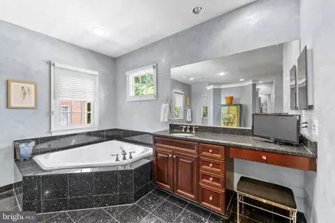 1466 Evans Farm Dr, Mclean, VA 22101 photo 23