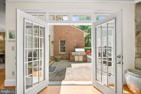 1466 Evans Farm Dr, Mclean, VA 22101 photo 9