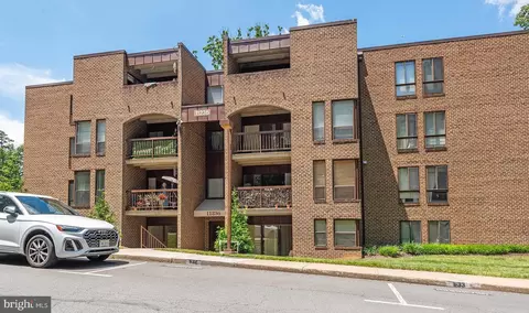 11236 Chestnut Grove Sq #11236-34, Reston, VA 20190