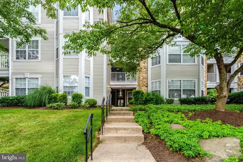 5628 Willoughby Newton Dr #36, Centreville, VA 20120