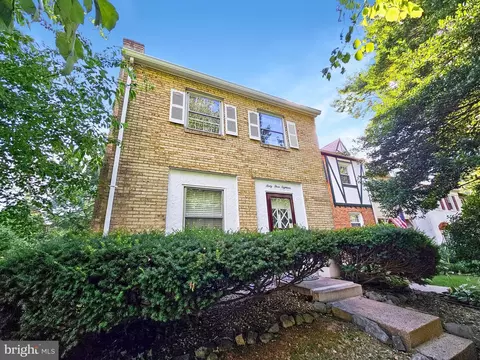 6318 Paddington Ln, Centreville, VA 20120