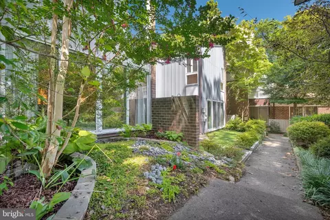 11504 Links Dr, Reston, VA 20190 photo 42