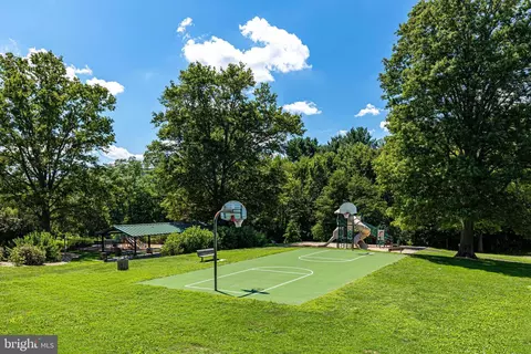 11504 Links Dr, Reston, VA 20190 photo 47