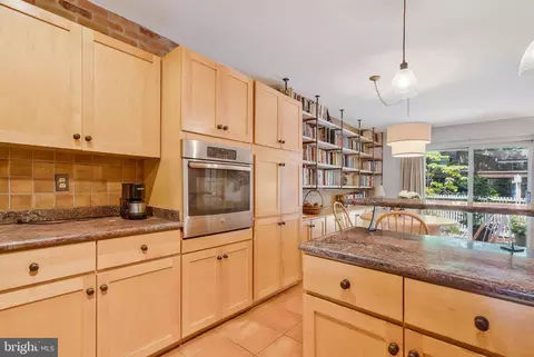 11504 Links Dr, Reston, VA 20190 photo 15