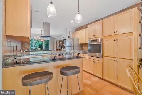 11504 Links Dr, Reston, VA 20190 photo 13