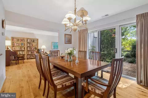 11504 Links Dr, Reston, VA 20190 photo 19
