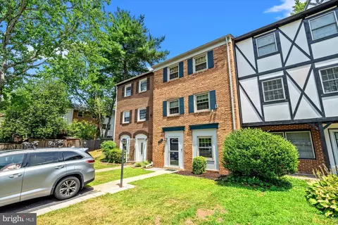 6163 Gothwaite Dr, Centreville, VA 20120