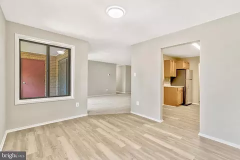 527 Florida Ave #45, Herndon, VA 20170