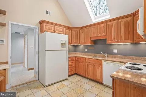 11103 Glade Dr, Reston, VA 20191 photo 29