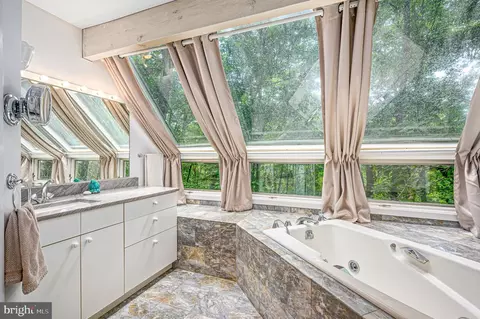 11103 Glade Dr, Reston, VA 20191 photo 15