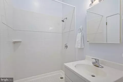 11103 Glade Dr, Reston, VA 20191 photo 34