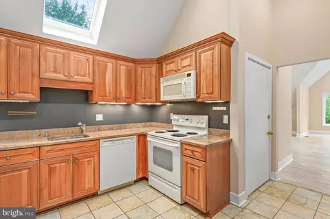 11103 Glade Dr, Reston, VA 20191 photo 27