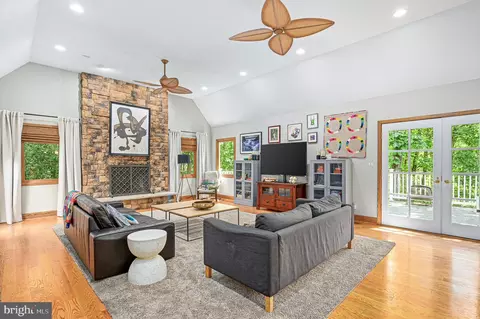 11103 Glade Dr, Reston, VA 20191 photo 11