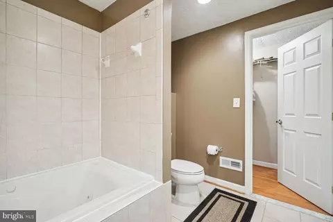 8013 Treasure Tree Ct, Springfield, VA 22153 photo 19