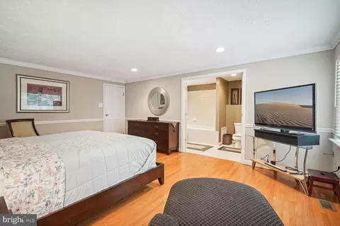 8013 Treasure Tree Ct, Springfield, VA 22153 photo 17