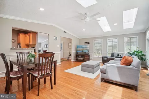 8013 Treasure Tree Ct, Springfield, VA 22153 photo 11