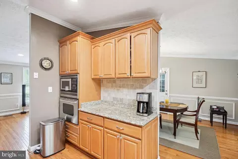 8013 Treasure Tree Ct, Springfield, VA 22153 photo 13