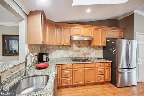 8013 Treasure Tree Ct, Springfield, VA 22153 photo 14