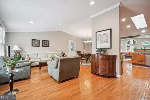8013 Treasure Tree Ct, Springfield, VA 22153 photo 8