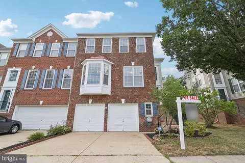 13058 Rose Petal Cir, Herndon, VA 20171