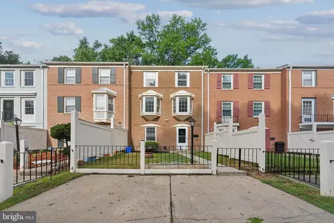 7946 Central Park Cir, Alexandria, VA 22309