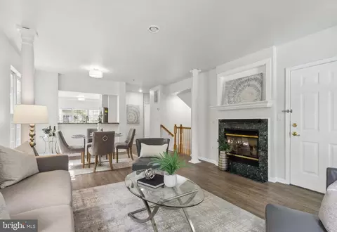 1531 Northern Neck Dr #101, Vienna, VA 22182