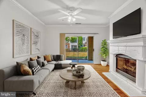 12937 Centre Park Cir #104, Herndon, VA 20171