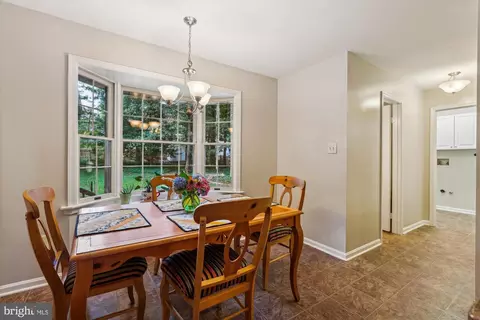 9779 Katharines Dr, Burke, VA 22015 photo 11