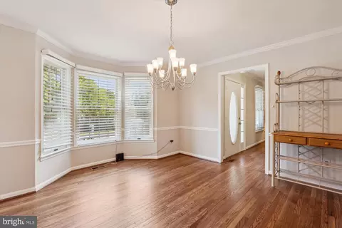 9779 Katharines Dr, Burke, VA 22015 photo 2