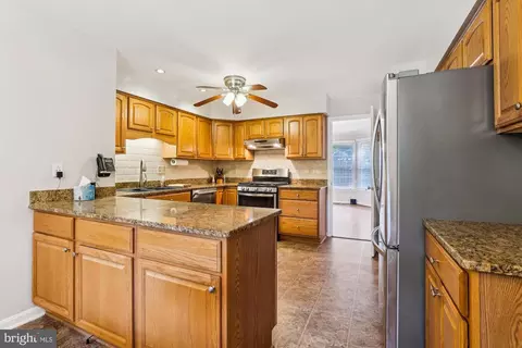 9779 Katharines Dr, Burke, VA 22015 photo 10