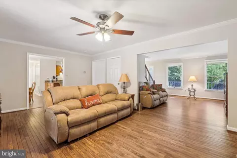 9779 Katharines Dr, Burke, VA 22015 photo 5