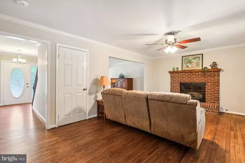 9779 Katharines Dr, Burke, VA 22015 photo 6