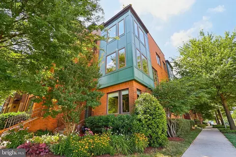 3013 District Ave, Fairfax, VA 22031