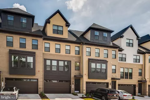 14313 Yesler Ave, Chantilly, VA 20151