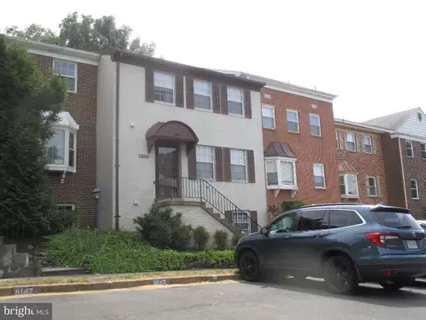 8149 Larkin Ln, Vienna, VA 22182 photo 1