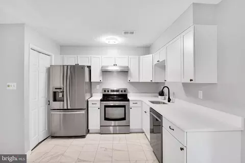 2297 White Cornus Ln, Reston, VA 20191 photo 6
