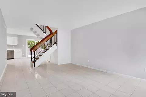 2297 White Cornus Ln, Reston, VA 20191 photo 8