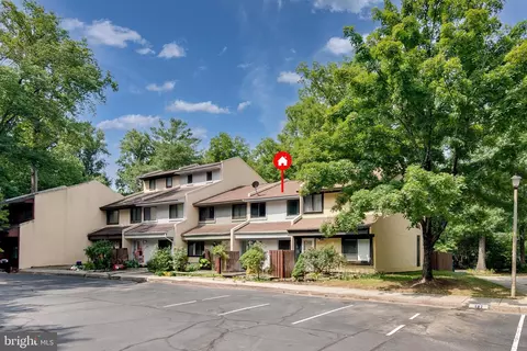 2297 White Cornus Ln, Reston, VA 20191 photo 2