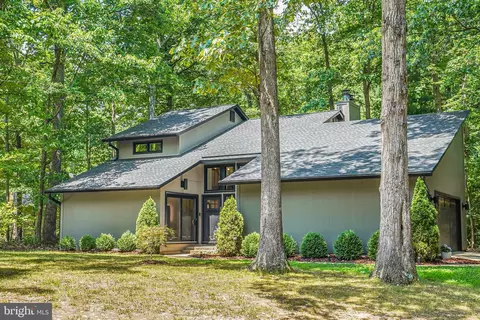11401 Purple Beech Dr, Reston, VA 20191