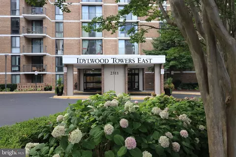 2311 Pimmit Dr #114, Falls Church, VA 22043
