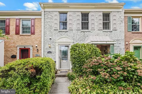 7343 Eldorado St, Mclean, VA 22102