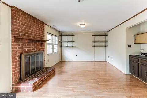 Living - 7343 Eldorado St, Mclean, VA 22102 photo 5 of 8