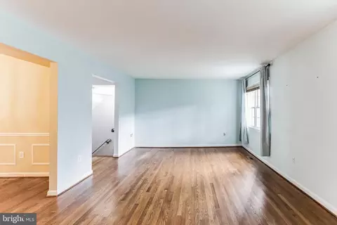 Living - 7343 Eldorado St, Mclean, VA 22102 photo 3 of 8