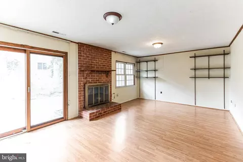 Living - 7343 Eldorado St, Mclean, VA 22102 photo 4 of 8